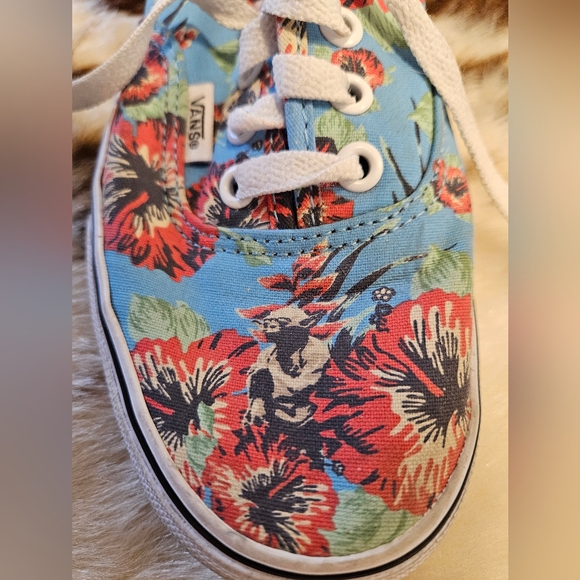 Star Wars x Vans Yoda Aloha Shoes 6.5 Womens - Picture 3 of 5